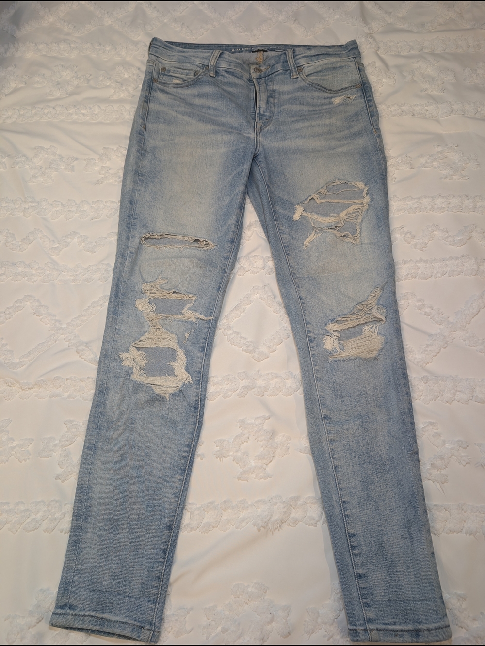 American Eagle Outfitters Light Blue High-Rise Ripped Jeans